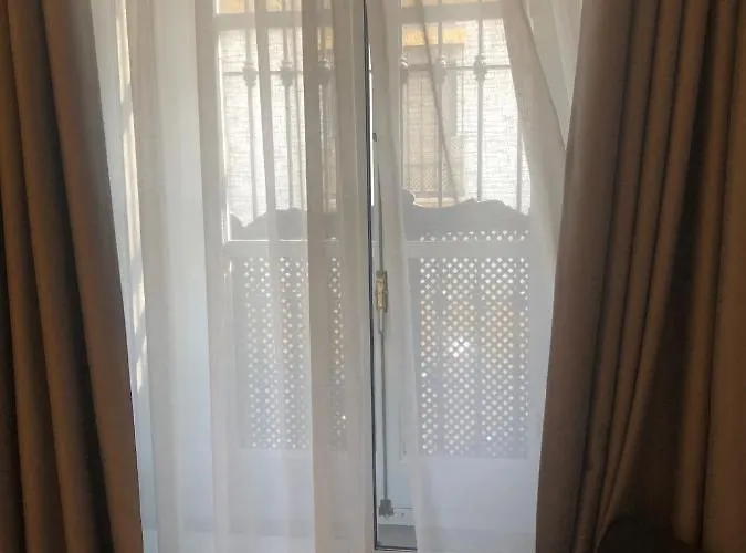 Triana Ines Ξενοδοχείο *